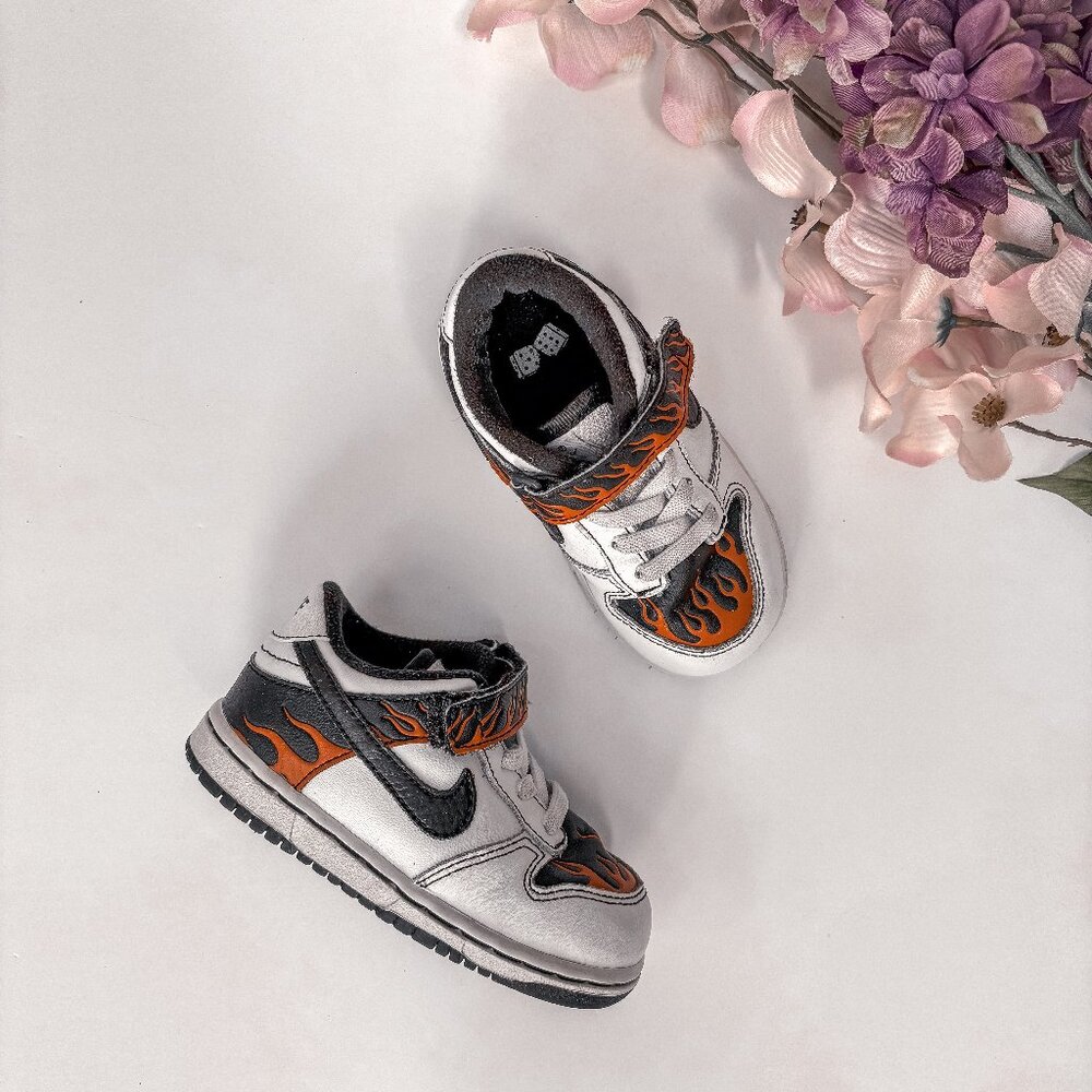 Nike Vintage 2004 Low Dunk Fire Flames
